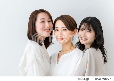 ミドル女性のビューティ 105879657