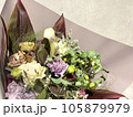 花束左寄り引き 105879979