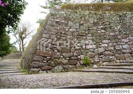 伊賀上野城の石垣（三重県伊賀市） 105880948