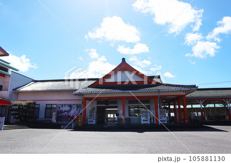 JR紀勢本線・那智駅の趣ある駅舎 JR紀勢本線・那智駅の趣ある駅舎 105881130