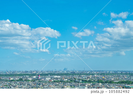 岐阜県庁、清流ロビーからの眺め〈岐阜県岐阜市〉 105882492