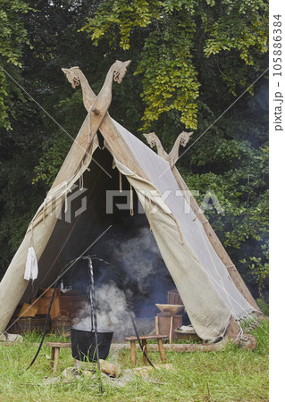 Kettle on the fire at the viking festival in - Stock Photo [105991655] -  PIXTA