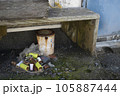 不法投棄された電池 105887444