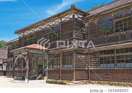 【吹屋ふるさと村 (旧吹屋小学校)】 岡山県高梁市成羽町吹屋 105888007