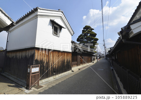 江戸時代の街並み今井町　奈良県橿原市 105889225