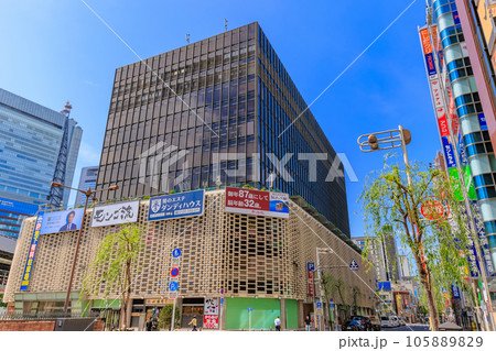 東京　港区　新橋駅西口広場 (SL広場) 105889829