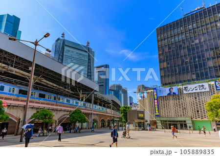 東京　港区　新橋駅西口広場 (SL広場) 105889835