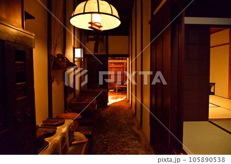 商人屋敷の台所 105890538