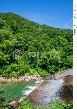 湯檜曽川　砂防ダム　真夏の風景　みなかみ町　　 105891677