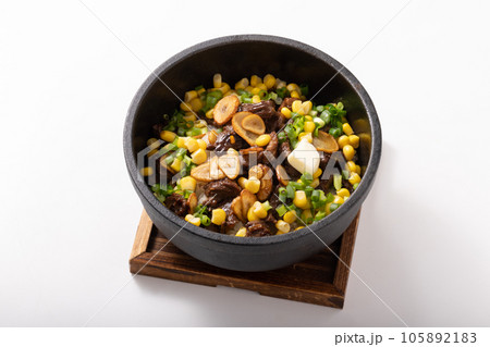 石焼ビーフガーリックライス (牛ハラミ) 石焼ビーフガーリックライス (牛ハラミ) 105892183