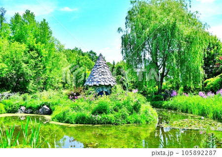 上野ファームの風景　(北海道旭川市) 105892287