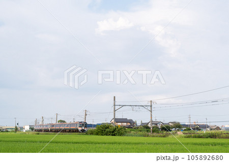 【関西本線】白鳥信号所を発車する快速みえ 105892680