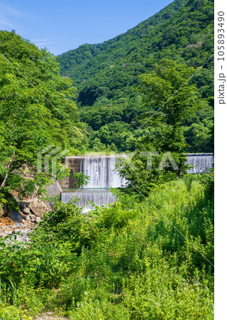 湯檜曽川　砂防ダム　真夏の風景　みなかみ町　　 105893490