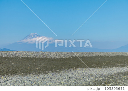 【静岡の景観】三保の松原と富士山 【静岡の景観】三保の松原と富士山 105893651