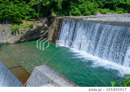 湯檜曽川　砂防ダム　真夏の風景　みなかみ町　　 105893917
