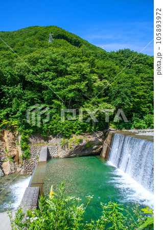 湯檜曽川　砂防ダム　真夏の風景　みなかみ町　　 105893972