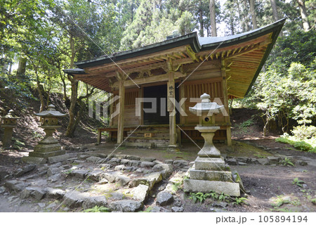 比叡山延暦寺 西塔の椿堂 滋賀県大津市坂本 比叡山延暦寺 西塔の椿堂 滋賀県大津市坂本 105894194