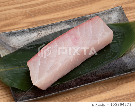 ヒラマサの刺身 ヒラマサの刺身 105894272