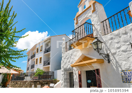 夏晴れの志摩地中海村 105895394