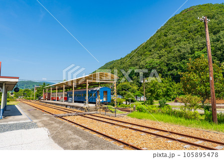 岡山県美咲町　旧片上鉄道　吉ヶ原駅構内 105895478