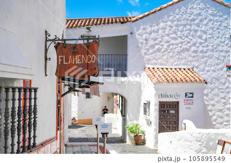 夏晴れの志摩地中海村 105895549