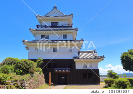 平戸城 本丸天守閣(長崎県平戸市) 平戸城 本丸天守閣(長崎県平戸市) 105895687