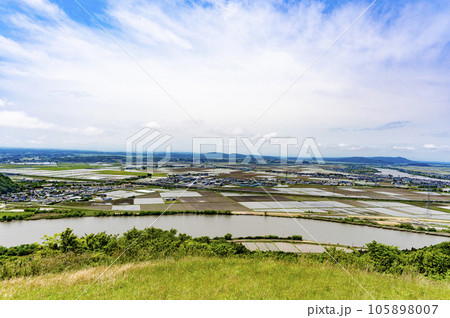 地方の田園風景 105898007