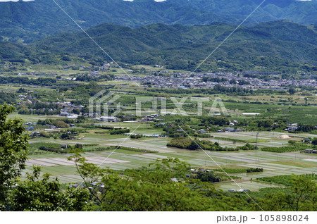地方の田園風景 地方の田園風景 105898024