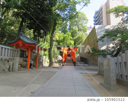 稲荷神社 生田神社社殿北東、東門付近 稲荷神社 生田神社社殿北東、東門付近 105901522