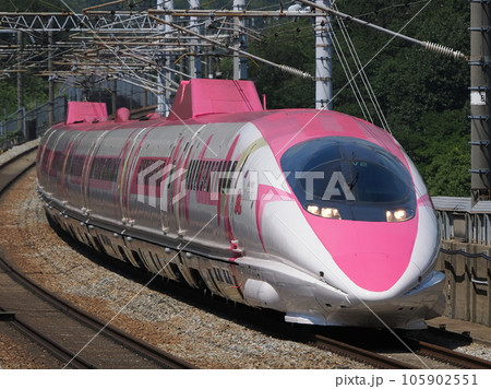 ハローキティ新幹線 大津トンネルにて ハローキティ新幹線 大津トンネルにて 105902551