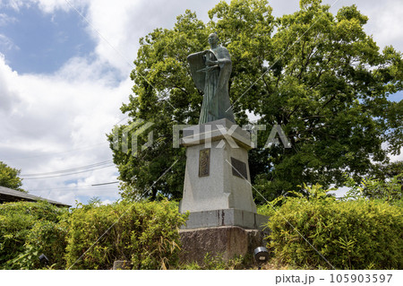 大阪・高槻市/高槻城公園の高山右近像(2023年8月6日撮影) 大阪・高槻市/高槻城公園の高山右近像(2023年8月6日撮影) 105903597