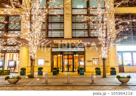 【東京の都市風景】丸の内イルミネーション（ペニンシュラホテル） 105904218