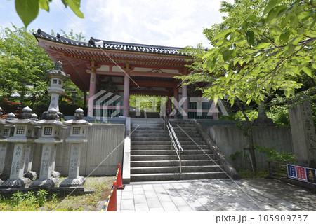 壺阪寺　仁王門　奈良県高取町壺阪 105909737