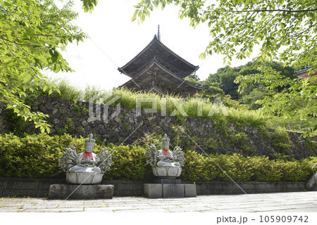壺阪寺 三重塔 奈良県高取町壺阪 壺阪寺 三重塔 奈良県高取町壺阪 105909742