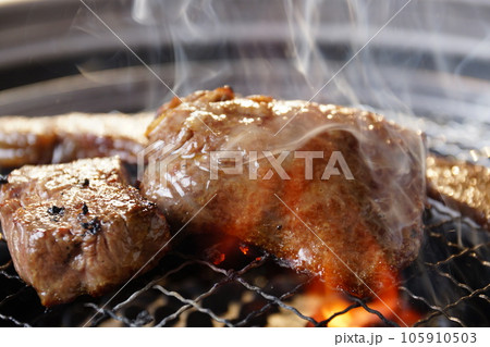 ロースターで焼くジューシーな高級焼肉 ロースターで焼くジューシーな高級焼肉 105910503