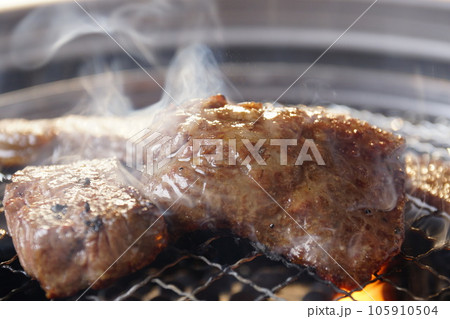 ロースターで焼くジューシーな高級焼肉 ロースターで焼くジューシーな高級焼肉 105910504