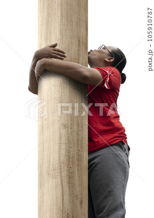 Indonesian men celebrate Indonesian independence day on 17 August with a climb competition 105910787