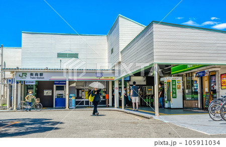 横浜市の都市風景　矢向駅 105911034