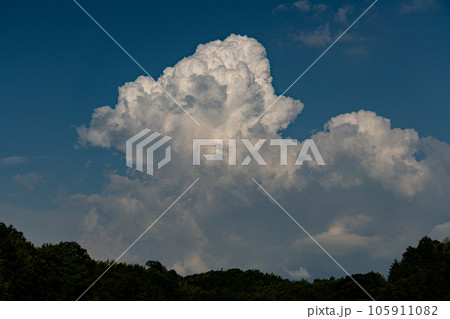 真夏の空と入道雲 真夏の空と入道雲 105911082