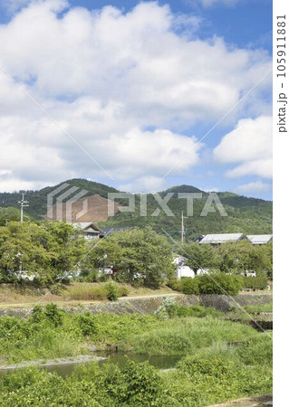 京都五山送り火 上賀茂周辺の賀茂川から望む西賀茂船山2 京都五山送り火 上賀茂周辺の賀茂川から望む西賀茂船山2 105911881