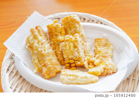 トウモロコシの天ぷら 105912480
