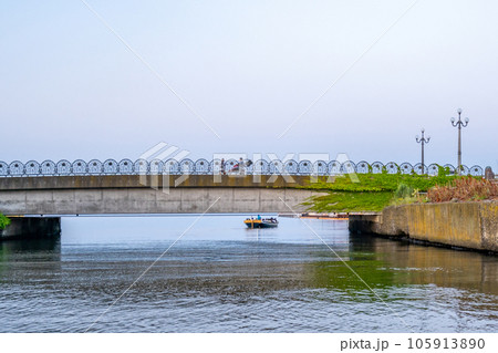 小樽運河　月見橋　人力車 105913890