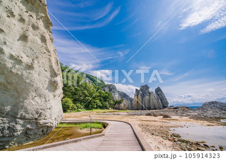 （青森県下北半島）夏の仏ヶ浦 105914323