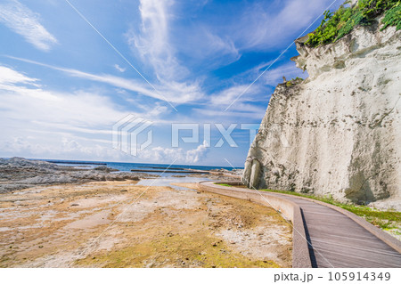 (青森県下北半島)夏の仏ヶ浦 (青森県下北半島)夏の仏ヶ浦 105914349