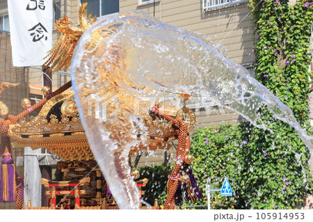 富岡八幡宮のお神輿 江戸三大祭り 水かけ祭り 富岡八幡宮のお神輿 江戸三大祭り 水かけ祭り 105914953