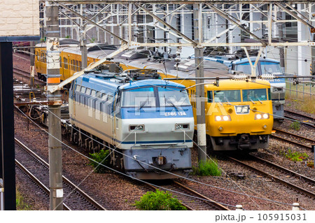 EF66形100番台と117系 105915031