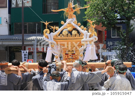 富岡八幡宮のお神輿　江戸三大祭り　水かけ祭り 105915047