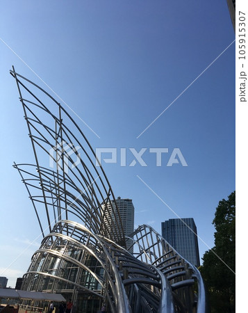 国立国際美術館のファサード 国立国際美術館のファサード 105915307