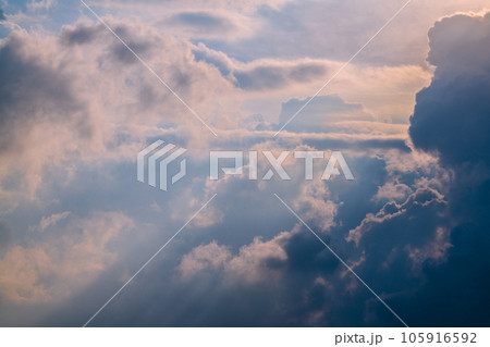 日本の横浜都市景観 終戦記念日の空。78回目…戦争の惨禍、繰り返さない…コロナ“戦争”…＝8月15日 105916592