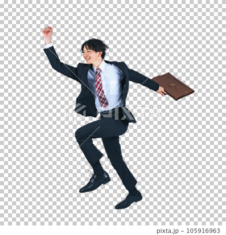 ジャンプする若いビジネスマン　背景透過PNG 105916963